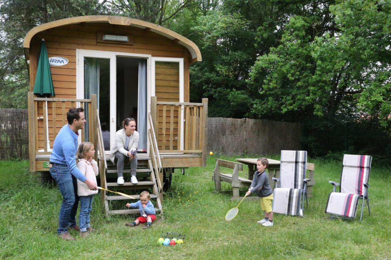 Camping Le Nid Du Parc Villars-les-Dombes Εξωτερικό φωτογραφία
