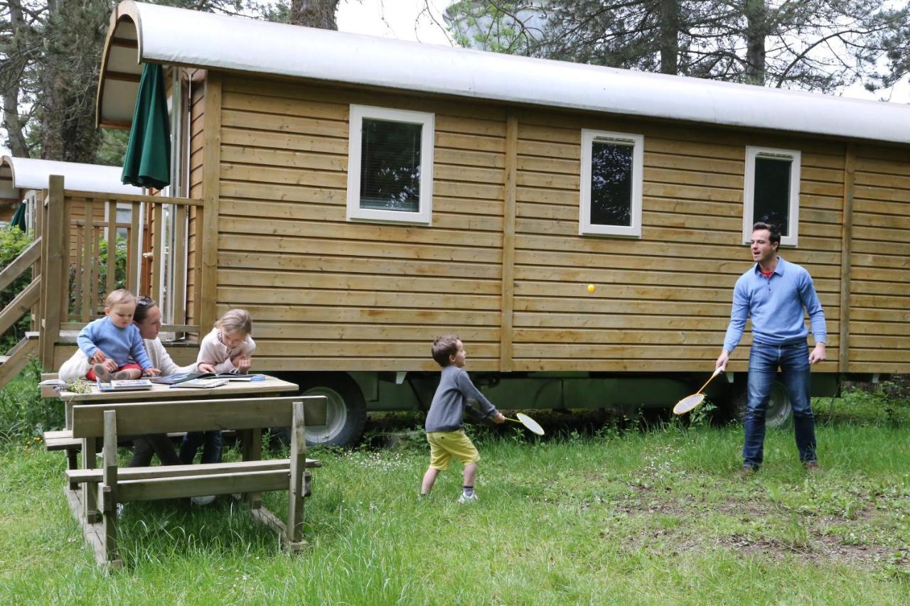Camping Le Nid Du Parc Villars-les-Dombes Εξωτερικό φωτογραφία
