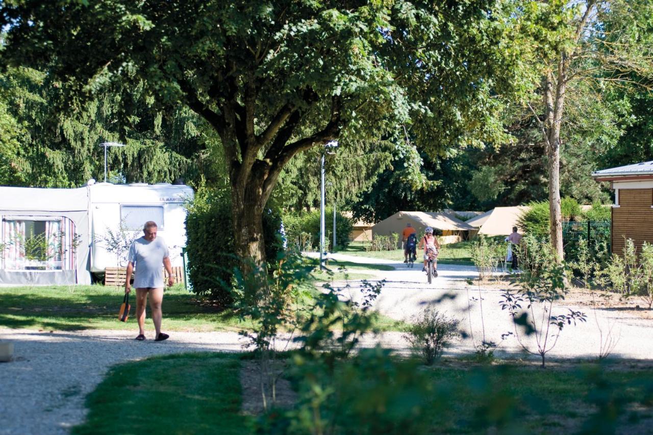 Camping Le Nid Du Parc Villars-les-Dombes Εξωτερικό φωτογραφία